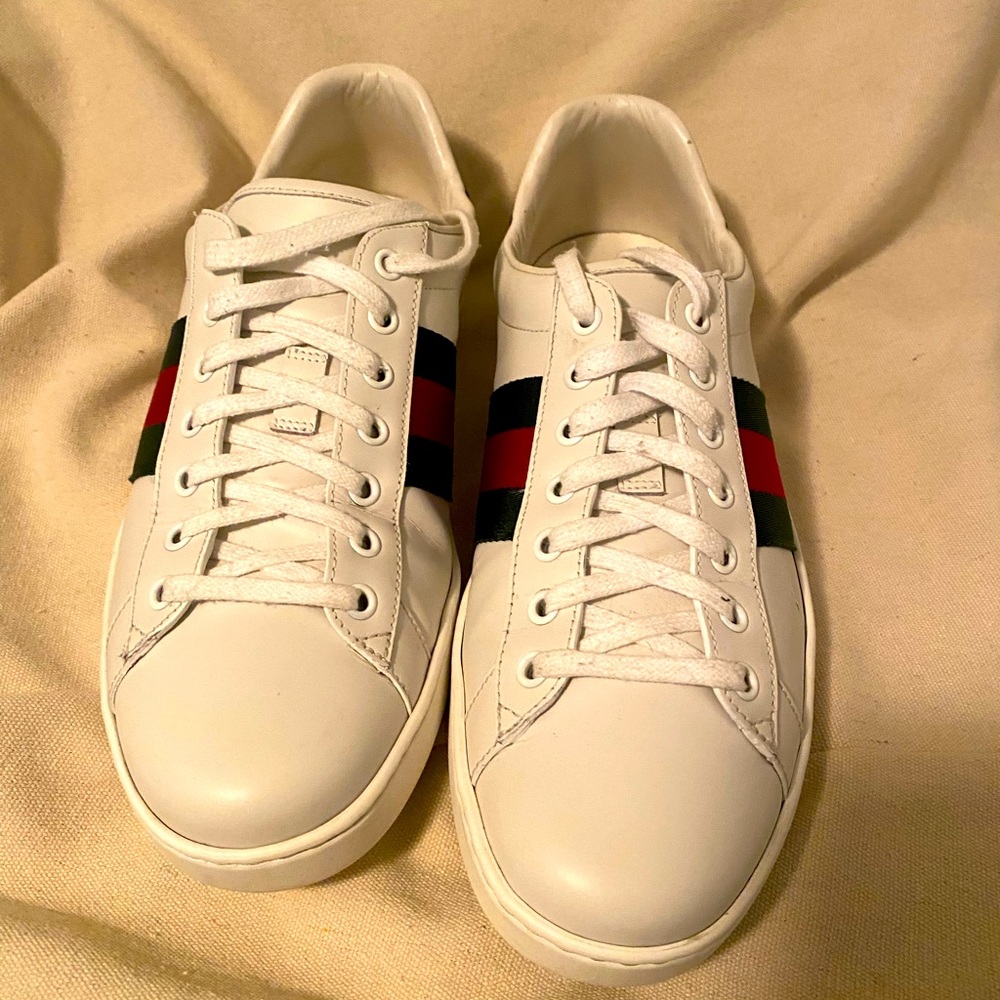 Gucci, white with red and green size 10